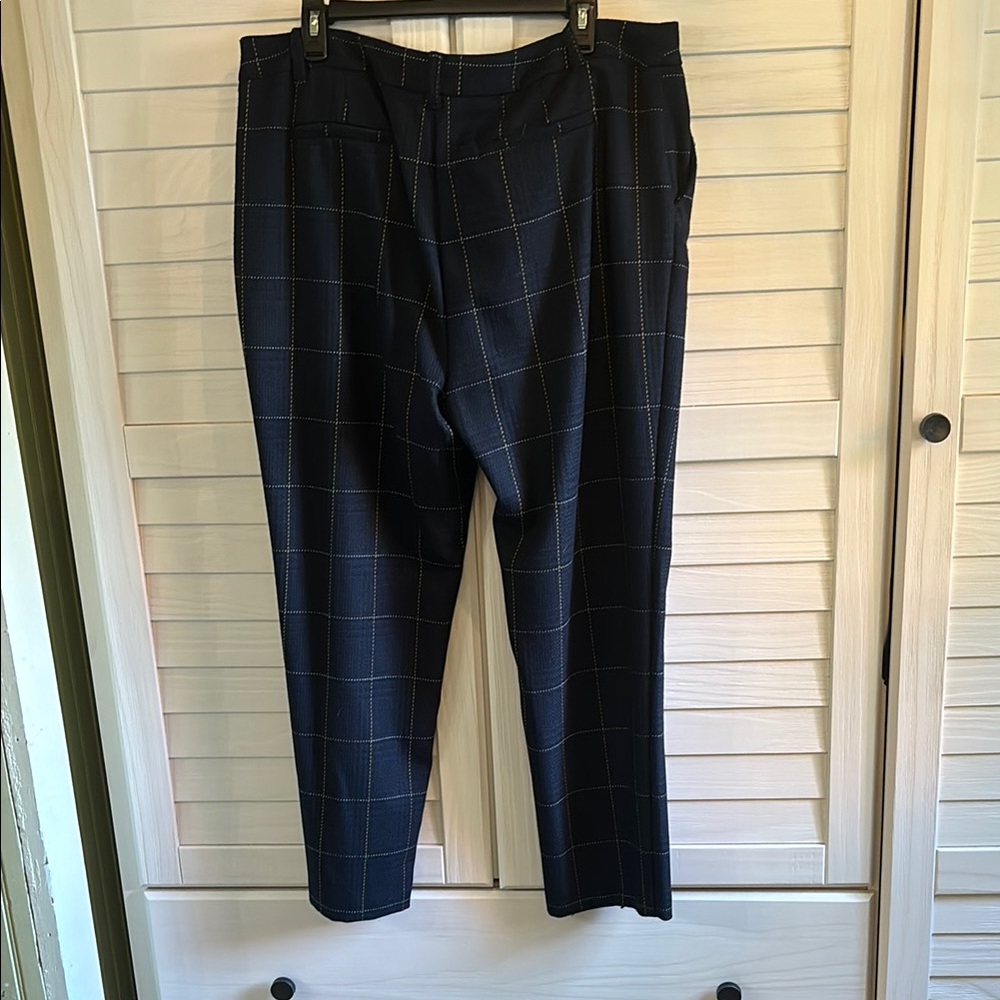 Navy Window Pane Plaid Dress Pants Charter Club - Picture 3 of 4